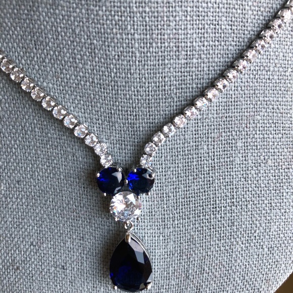 AAA Water Drop Zirconia Necklace Earrings Set— Free Shipping - Picture 5 of 7